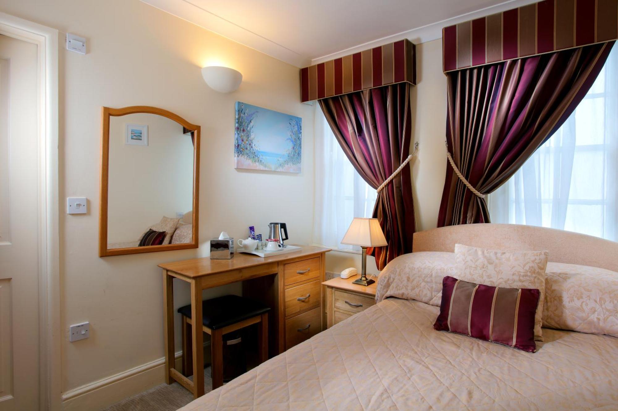 Dolphin Hotel เบียร์ ภายนอก รูปภาพ